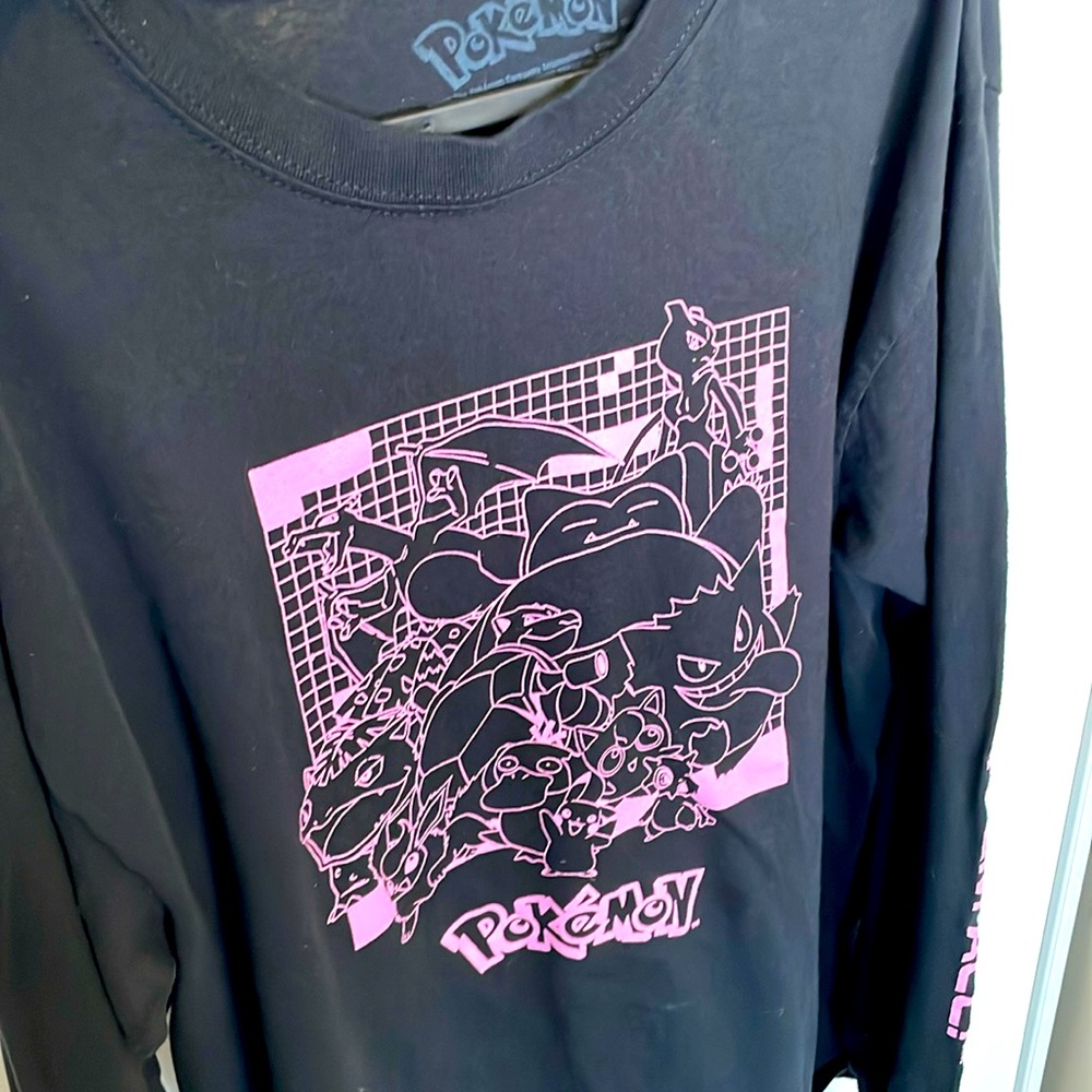 L Pokemon Sweater / Longsleeves